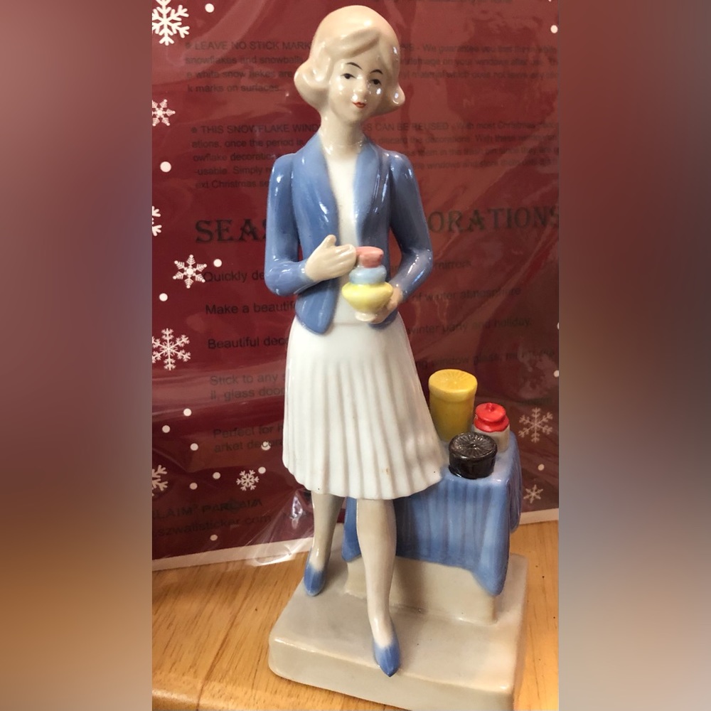 Vintage Tupperware Lady figurine. 1980’s